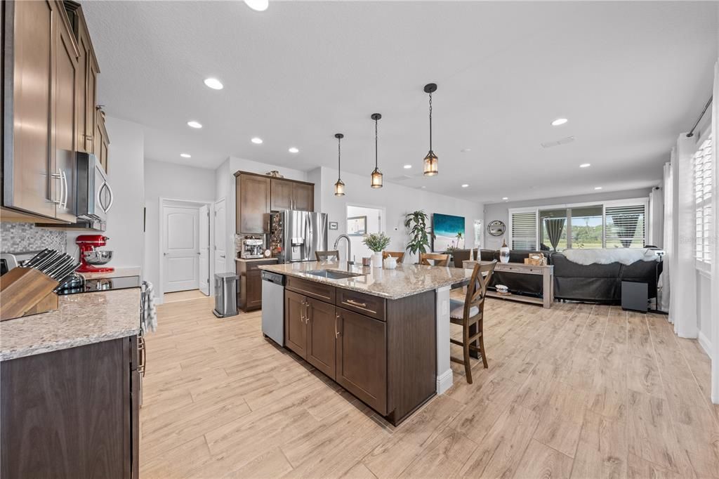 For Sale: $519,900 (4 beds, 3 baths, 2732 Square Feet)