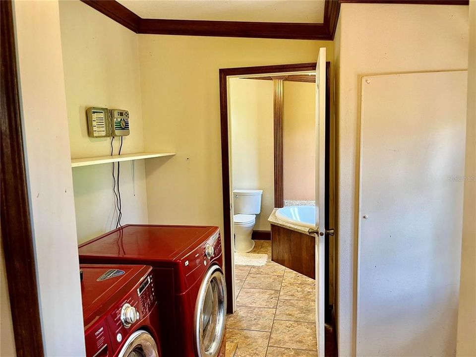 На продажу: $199,900 (3 спален, 2 ванн, 1404 Квадратных фут)