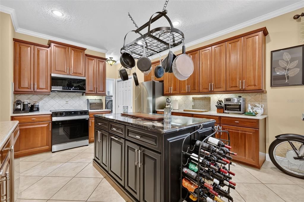 En Venta: $1,175,000 (5 camas, 4 baños, 4425 Pies cuadrados)