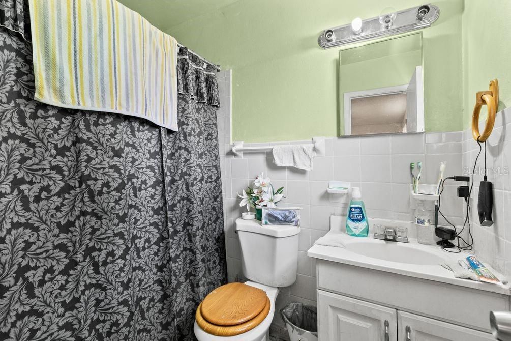 For Sale: $273,000 (4 beds, 2 baths, 1482 Square Feet)