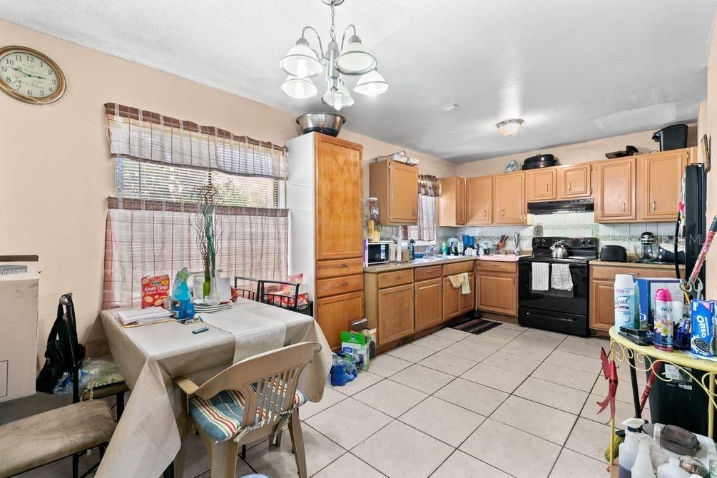 For Sale: $273,000 (4 beds, 2 baths, 1482 Square Feet)