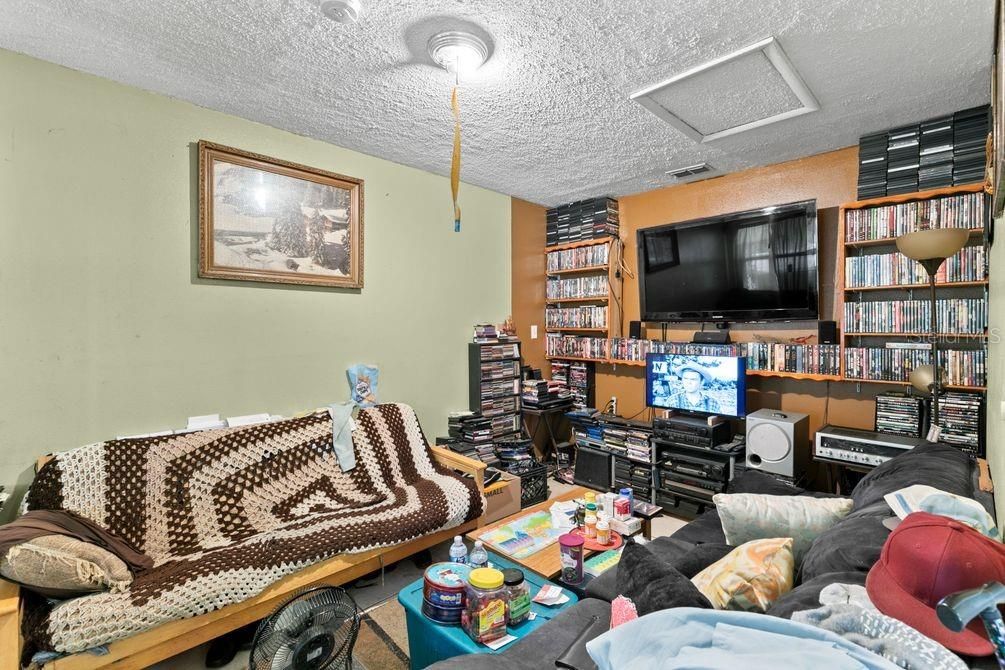 For Sale: $273,000 (4 beds, 2 baths, 1482 Square Feet)