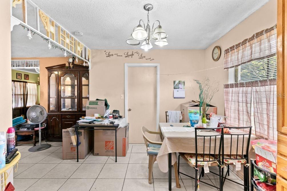 For Sale: $273,000 (4 beds, 2 baths, 1482 Square Feet)