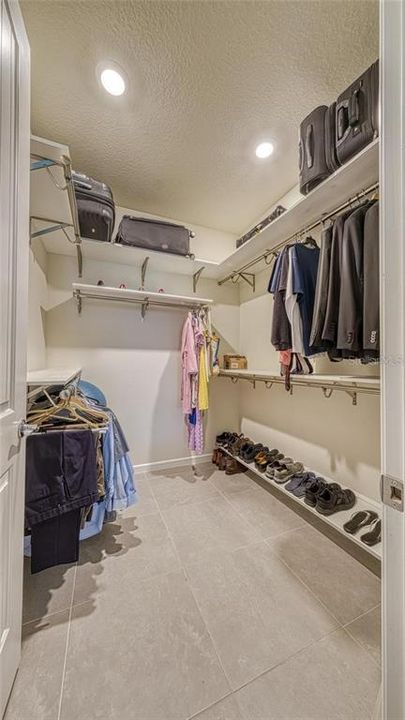 En Venta: $399,900 (2 camas, 2 baños, 1401 Pies cuadrados)