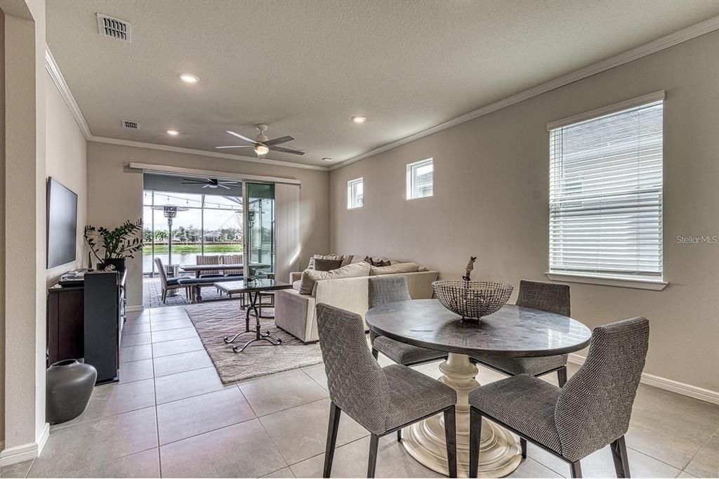 En Venta: $399,900 (2 camas, 2 baños, 1401 Pies cuadrados)