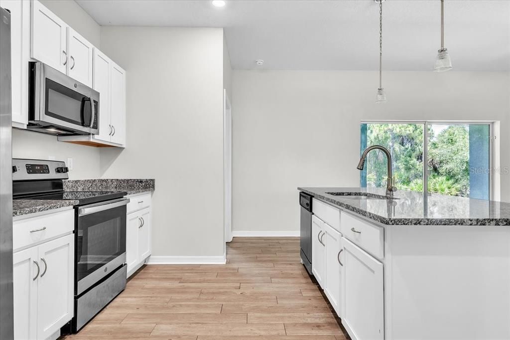 Active With Contract: $270,000 (3 beds, 2 baths, 1601 Square Feet)