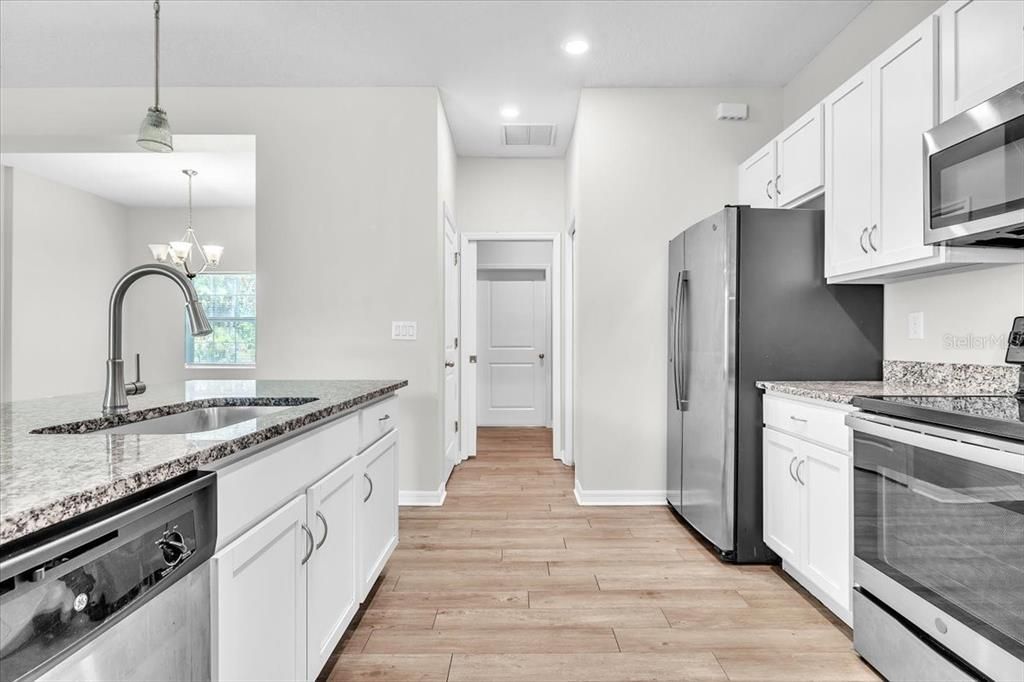 Active With Contract: $270,000 (3 beds, 2 baths, 1601 Square Feet)
