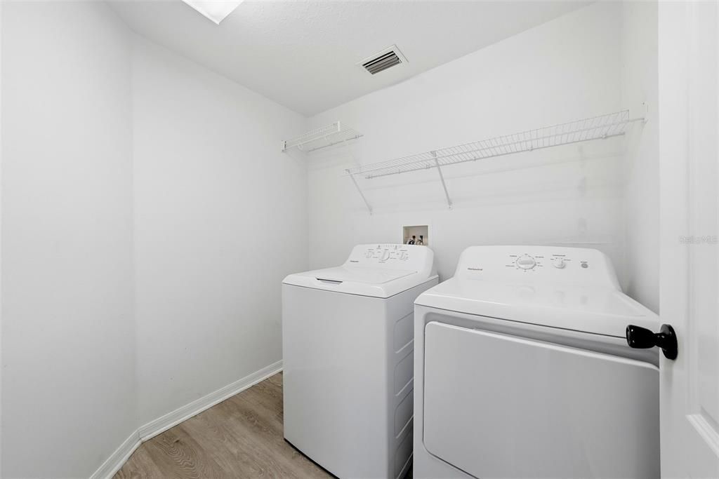 В аренду: $1,950 (3 спален, 2 ванн, 1626 Квадратных фут)