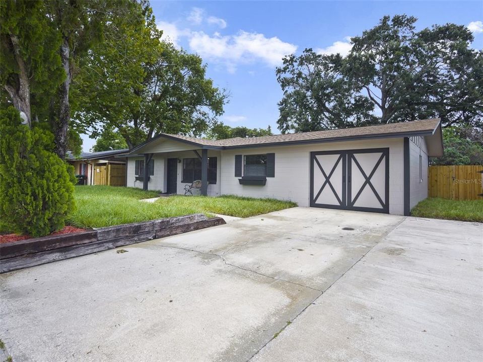 For Sale: $390,000 (4 beds, 2 baths, 1959 Square Feet)