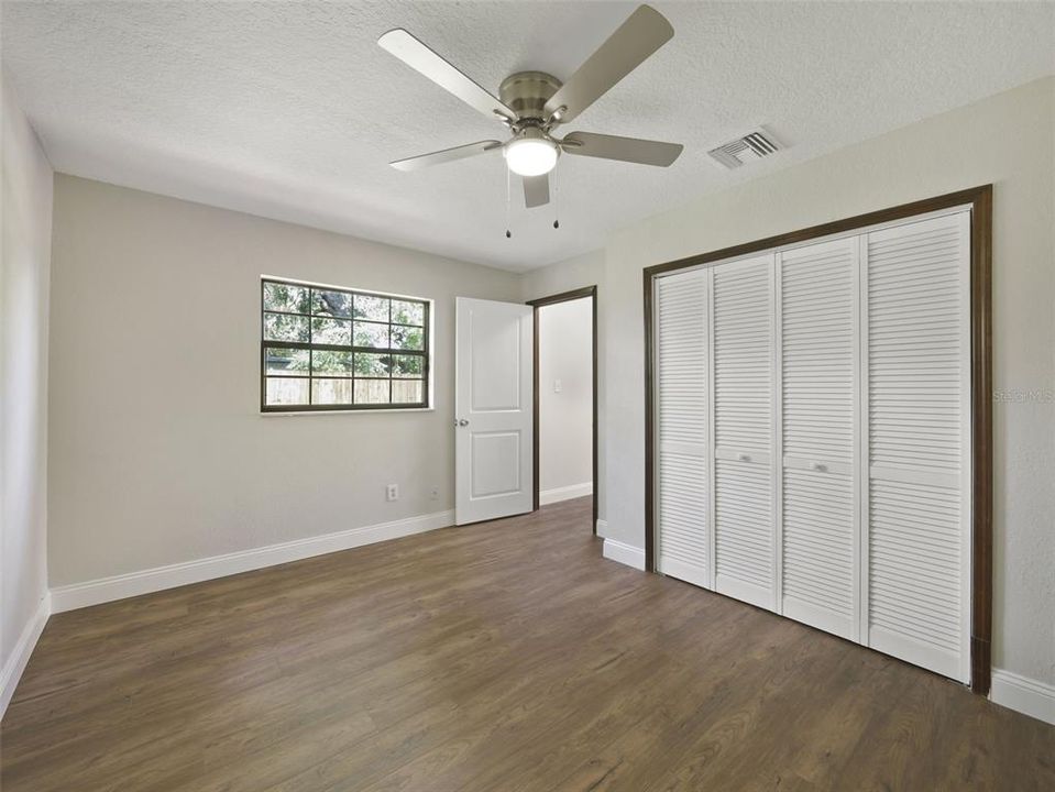 For Sale: $390,000 (4 beds, 2 baths, 1959 Square Feet)