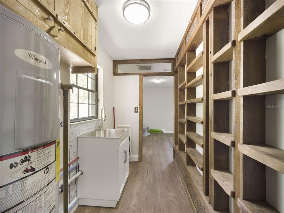 For Sale: $390,000 (4 beds, 2 baths, 1959 Square Feet)