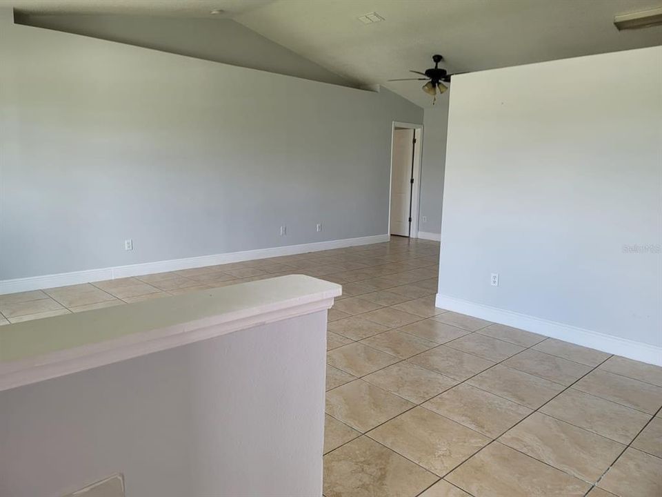 For Rent: $2,400 (4 beds, 3 baths, 1854 Square Feet)