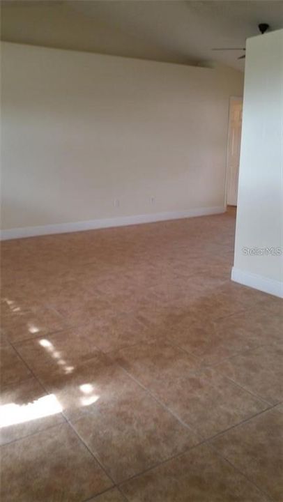 For Rent: $2,400 (4 beds, 3 baths, 1854 Square Feet)