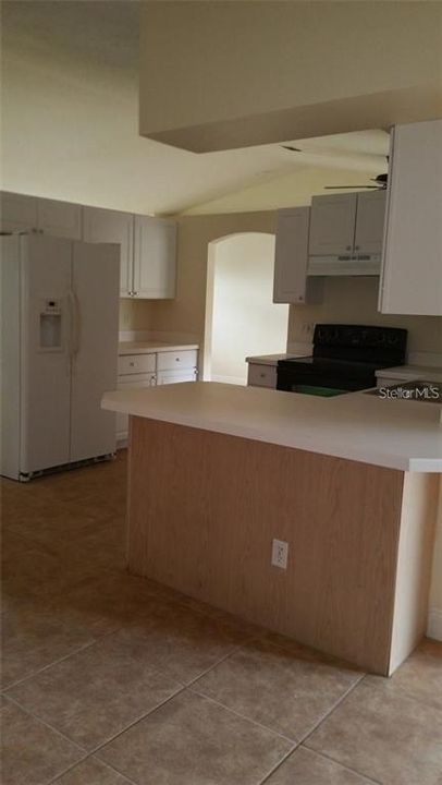 For Rent: $2,400 (4 beds, 3 baths, 1854 Square Feet)