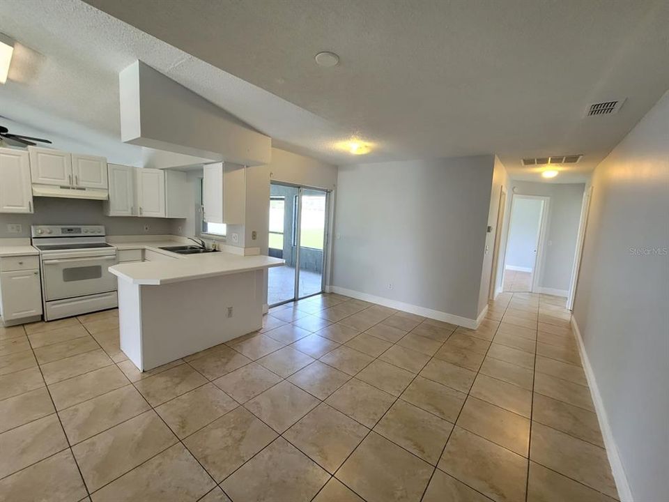 For Rent: $2,400 (4 beds, 3 baths, 1854 Square Feet)