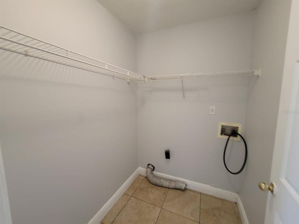 For Rent: $2,400 (4 beds, 3 baths, 1854 Square Feet)