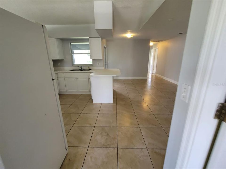 For Rent: $2,400 (4 beds, 3 baths, 1854 Square Feet)