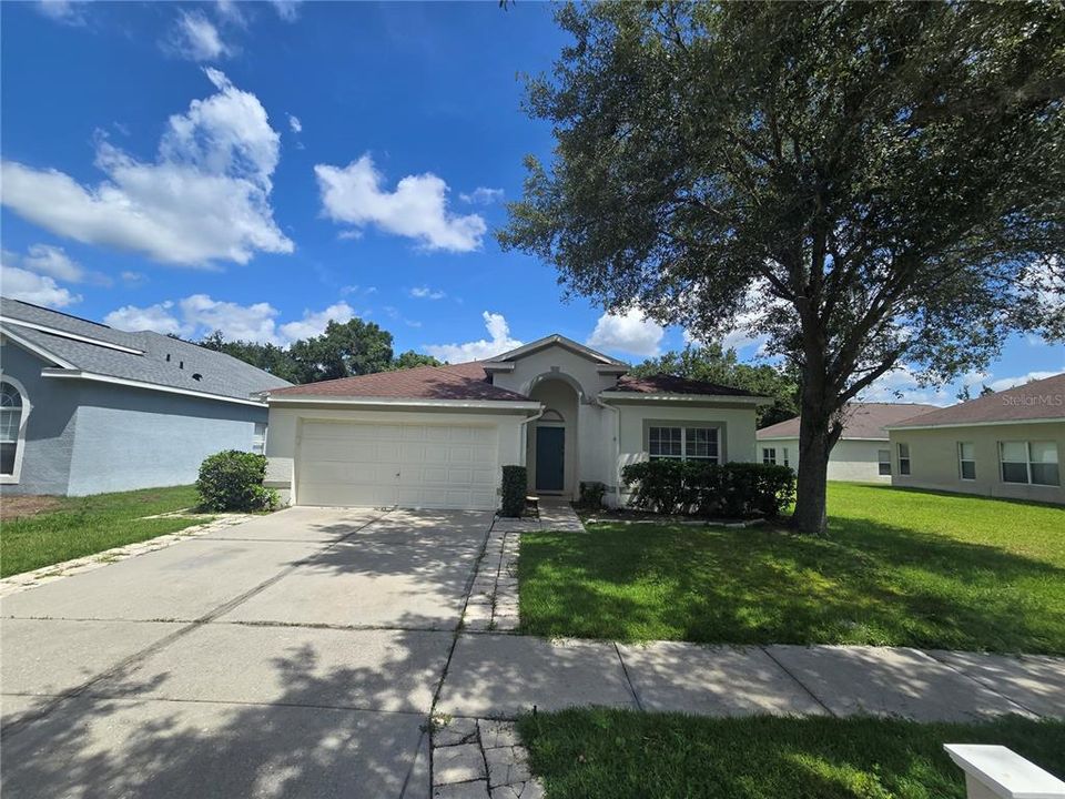 For Rent: $2,200 (3 beds, 2 baths, 1560 Square Feet)