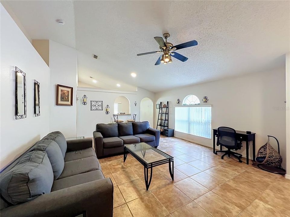 For Sale: $329,000 (3 beds, 2 baths, 1296 Square Feet)