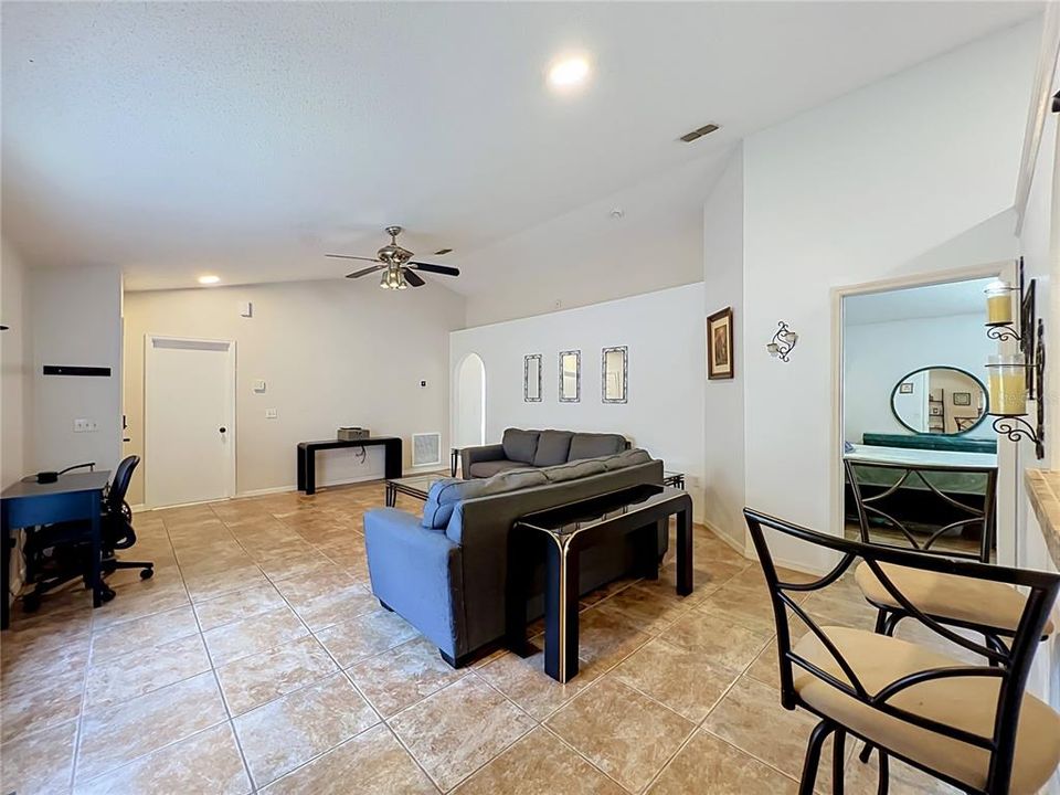 For Sale: $329,000 (3 beds, 2 baths, 1296 Square Feet)