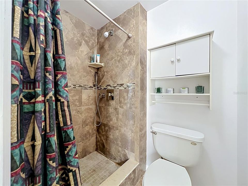 For Sale: $329,000 (3 beds, 2 baths, 1296 Square Feet)