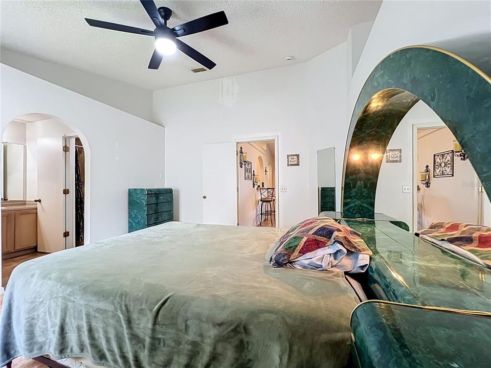 For Sale: $329,000 (3 beds, 2 baths, 1296 Square Feet)