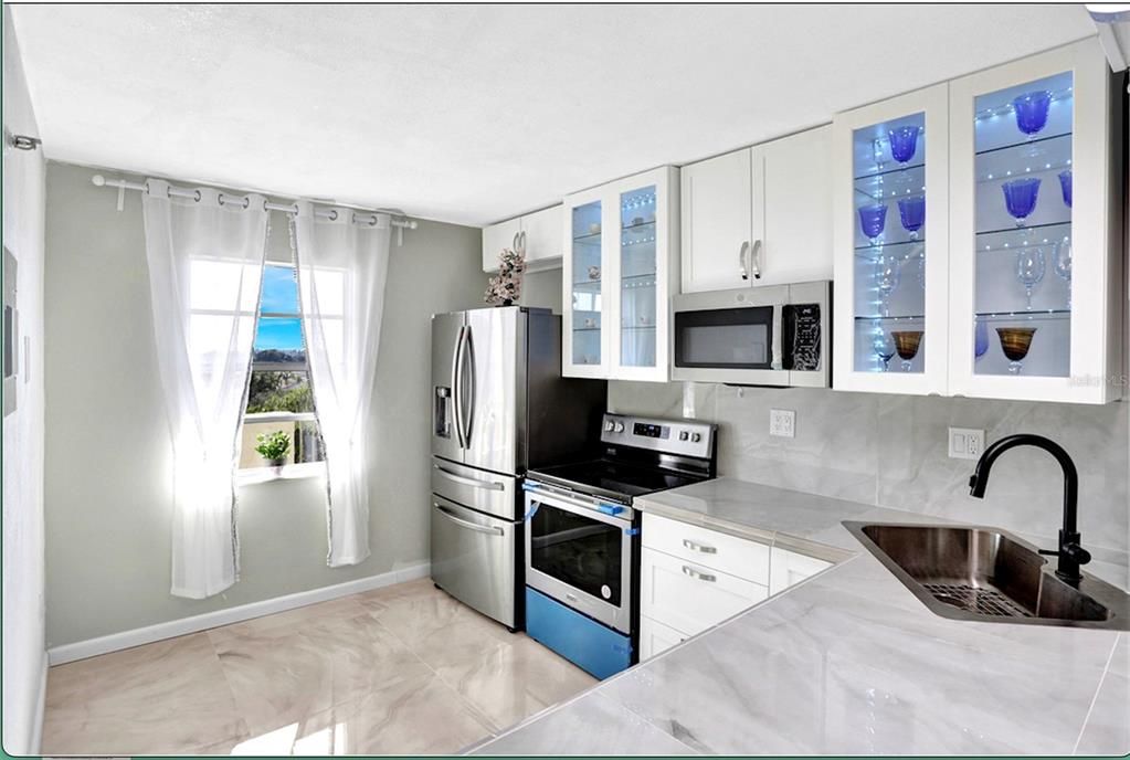 На продажу: $175,000 (2 спален, 2 ванн, 1260 Квадратных фут)