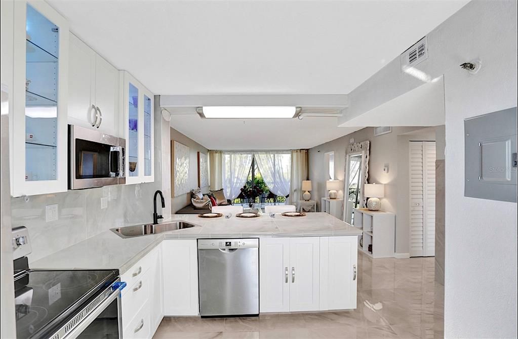 На продажу: $175,000 (2 спален, 2 ванн, 1260 Квадратных фут)