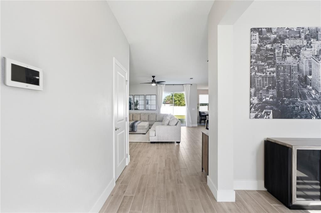 En Venta: $560,000 (4 camas, 3 baños, 2306 Pies cuadrados)