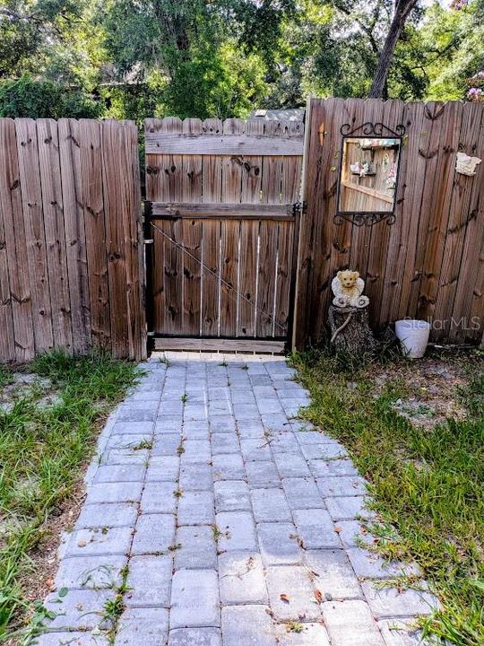 На продажу: $186,500 (2 спален, 2 ванн, 961 Квадратных фут)