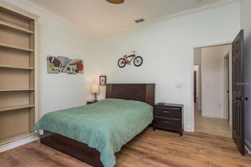В аренду: $4,500 (5 спален, 3 ванн, 3630 Квадратных фут)