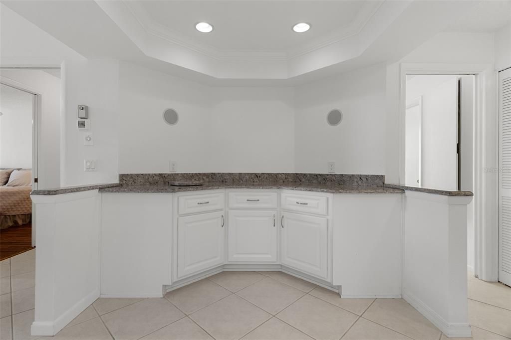 For Sale: $319,900 (2 beds, 2 baths, 1516 Square Feet)
