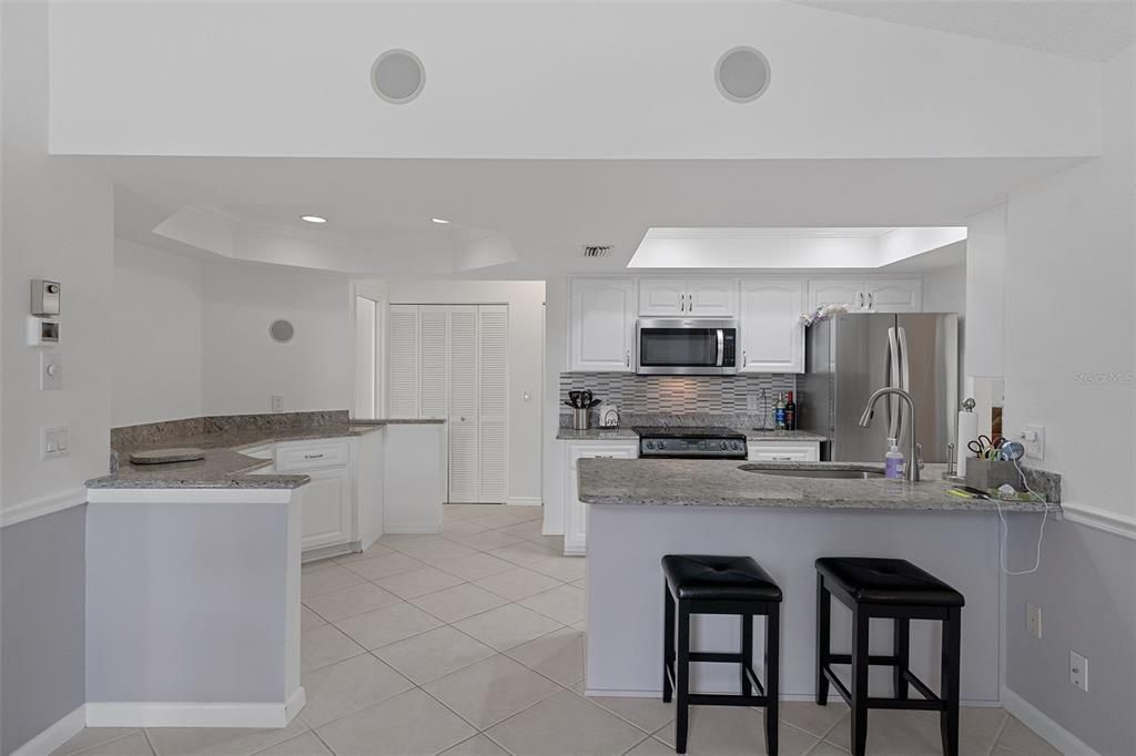 For Sale: $319,900 (2 beds, 2 baths, 1516 Square Feet)
