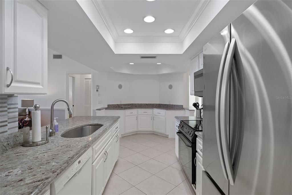 For Sale: $319,900 (2 beds, 2 baths, 1516 Square Feet)