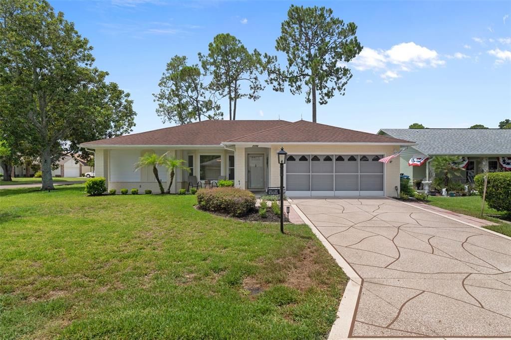 For Sale: $319,900 (2 beds, 2 baths, 1516 Square Feet)