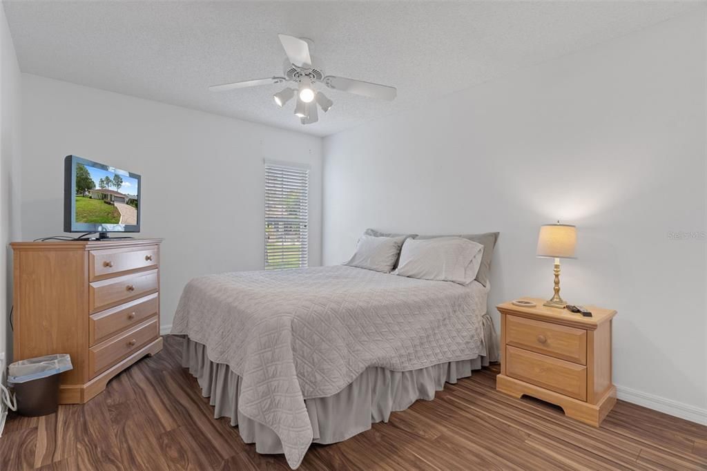 For Sale: $319,900 (2 beds, 2 baths, 1516 Square Feet)