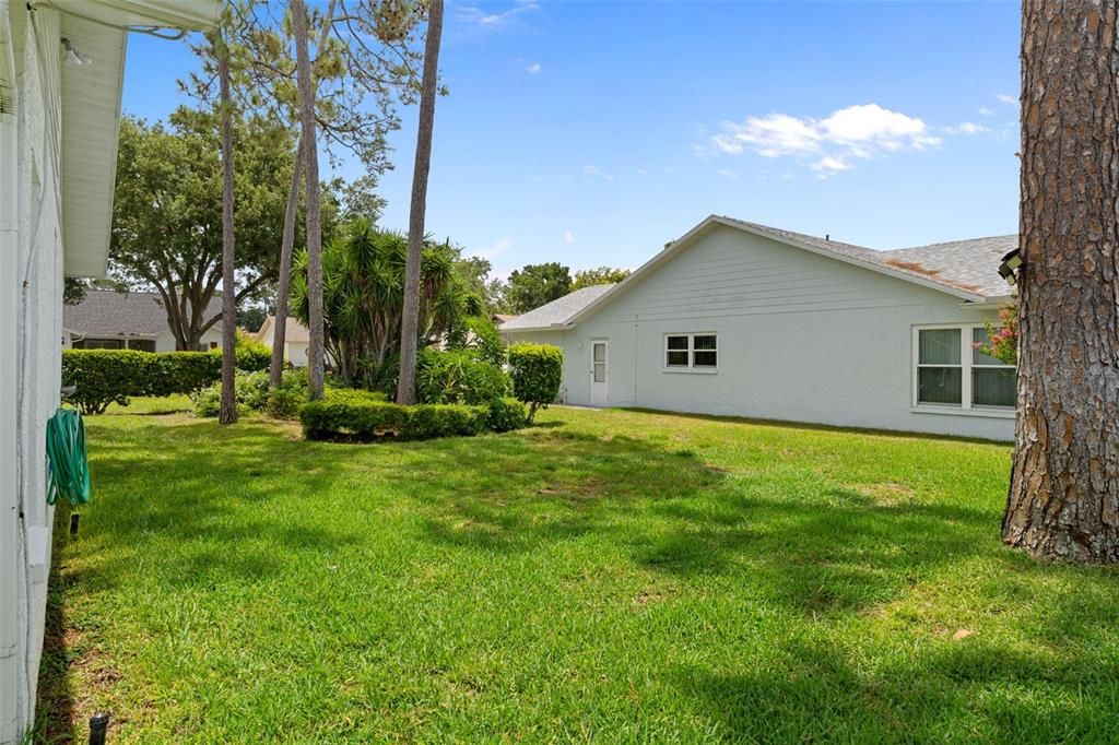 For Sale: $319,900 (2 beds, 2 baths, 1516 Square Feet)