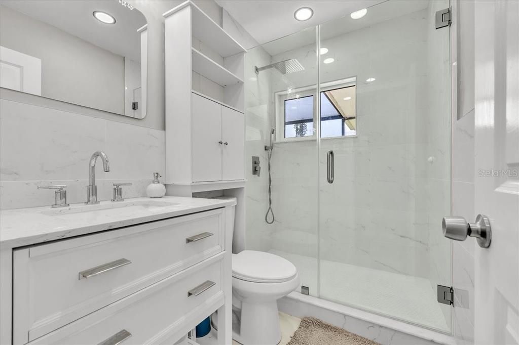 На продажу: $169,900 (2 спален, 1 ванн, 960 Квадратных фут)