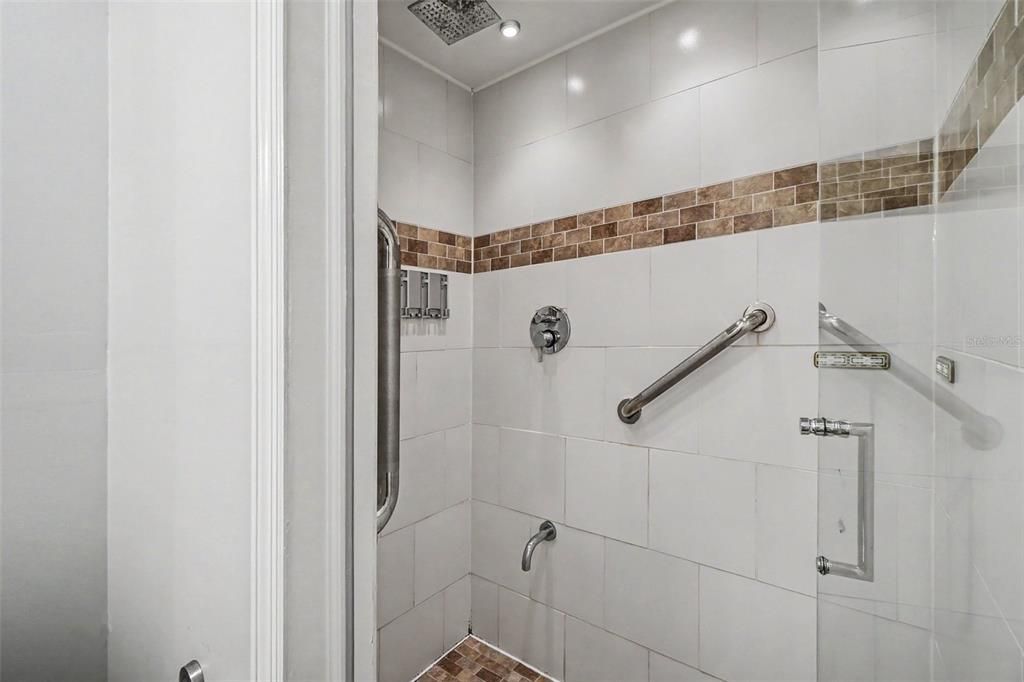 For Sale: $309,000 (3 beds, 2 baths, 1176 Square Feet)