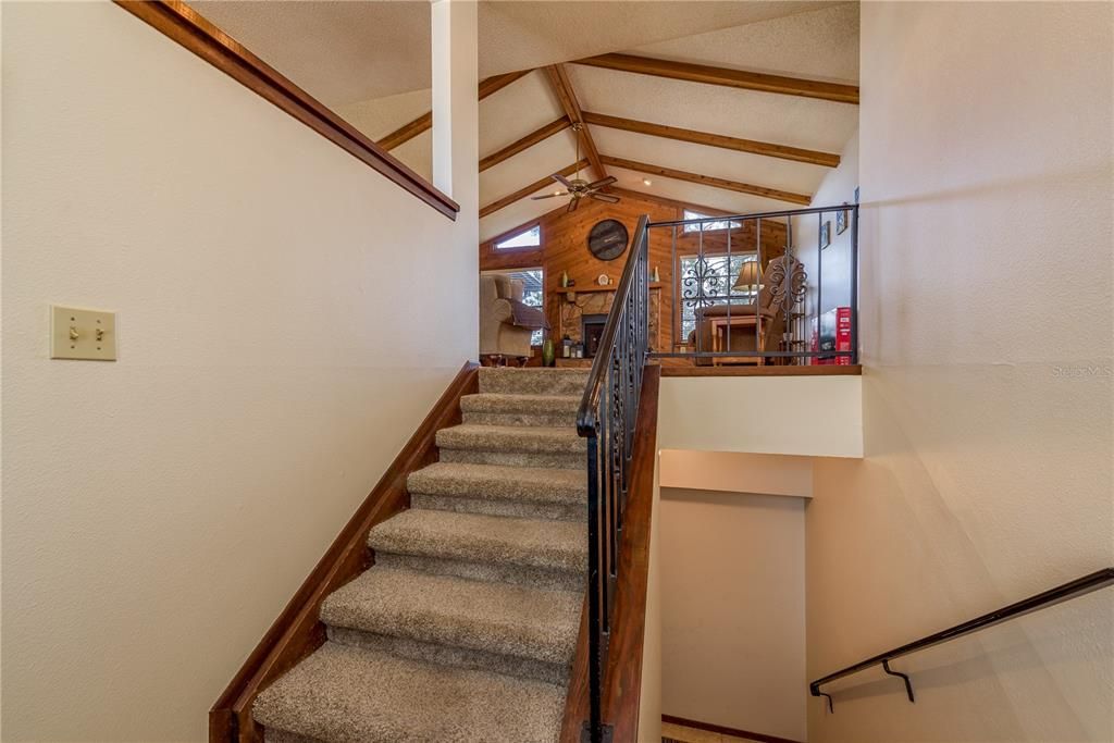 На продажу: $460,000 (3 спален, 2 ванн, 1956 Квадратных фут)