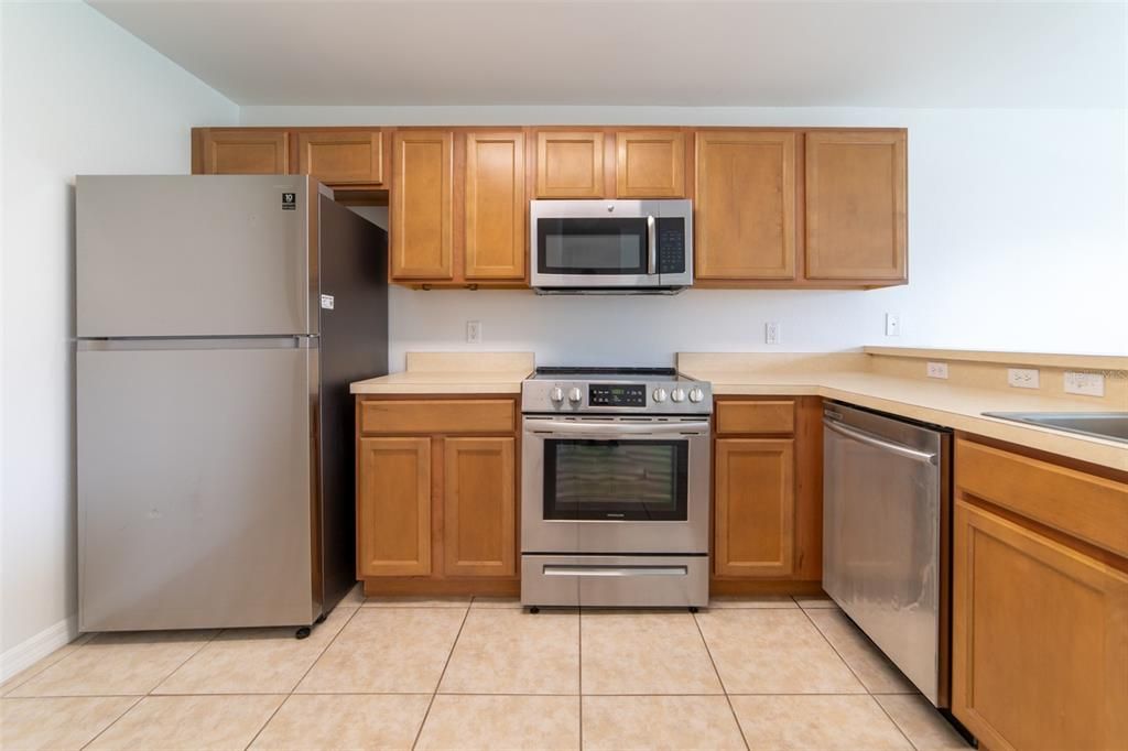 For Sale: $298,000 (2 beds, 2 baths, 1278 Square Feet)