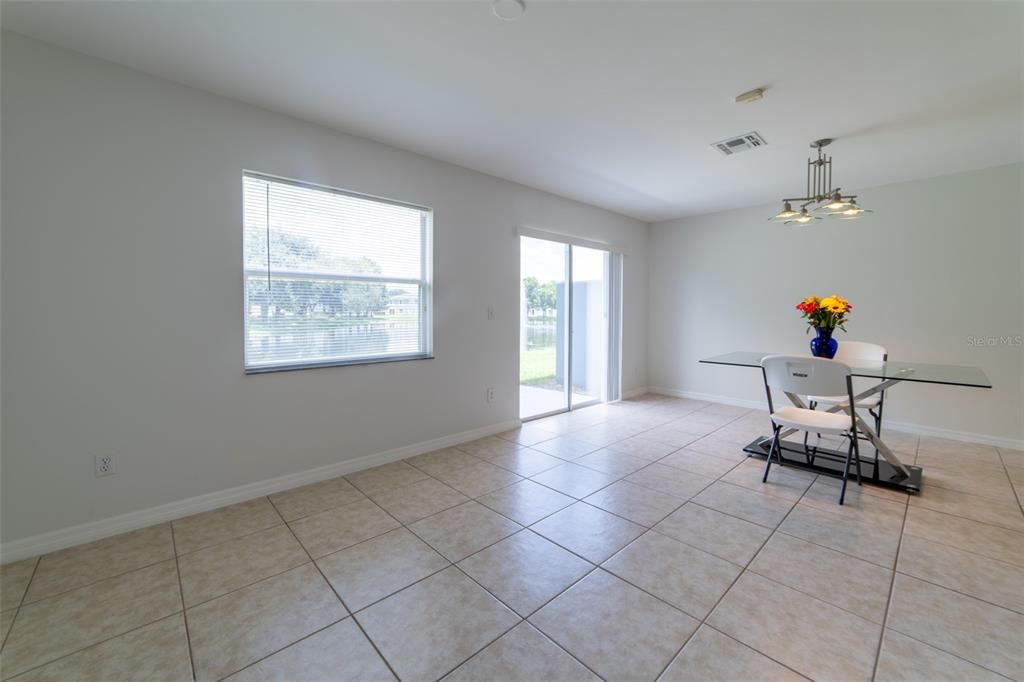 For Sale: $298,000 (2 beds, 2 baths, 1278 Square Feet)