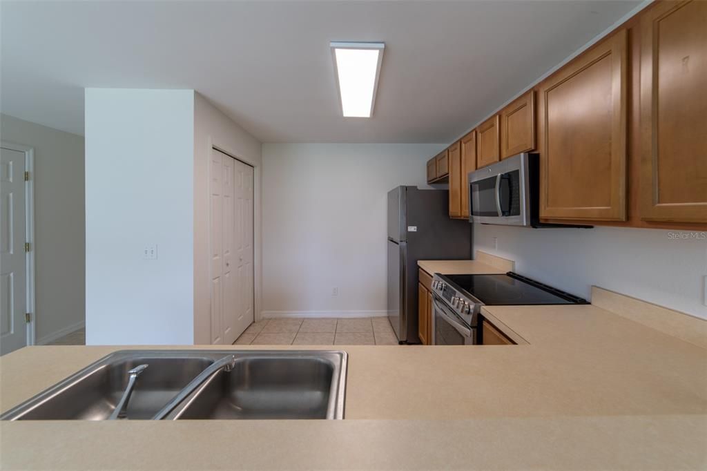 For Sale: $298,000 (2 beds, 2 baths, 1278 Square Feet)