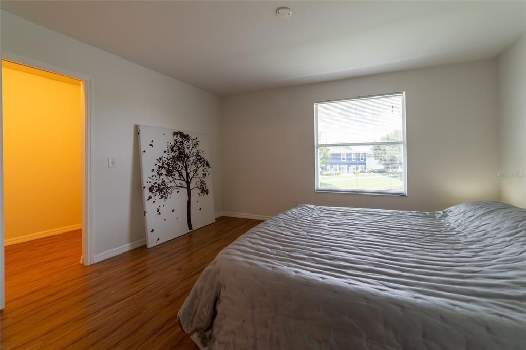 For Sale: $298,000 (2 beds, 2 baths, 1278 Square Feet)