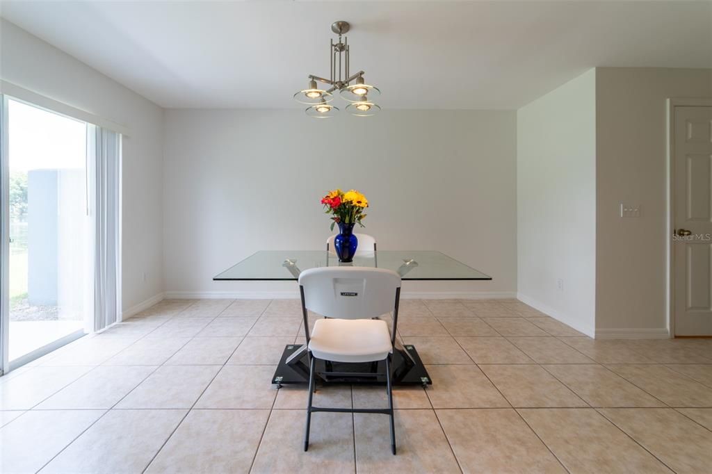 For Sale: $298,000 (2 beds, 2 baths, 1278 Square Feet)