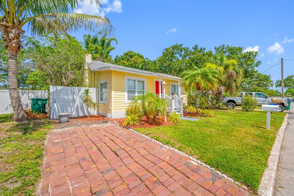 En Venta: $285,000 (3 camas, 1 baños, 960 Pies cuadrados)