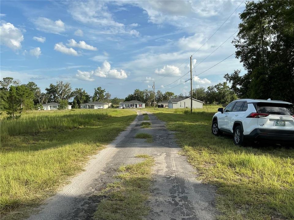 Activo con contrato: $14,000 (0.23 acres)