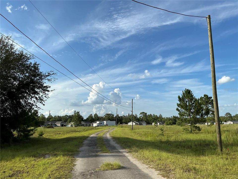 Activo con contrato: $14,000 (0.23 acres)