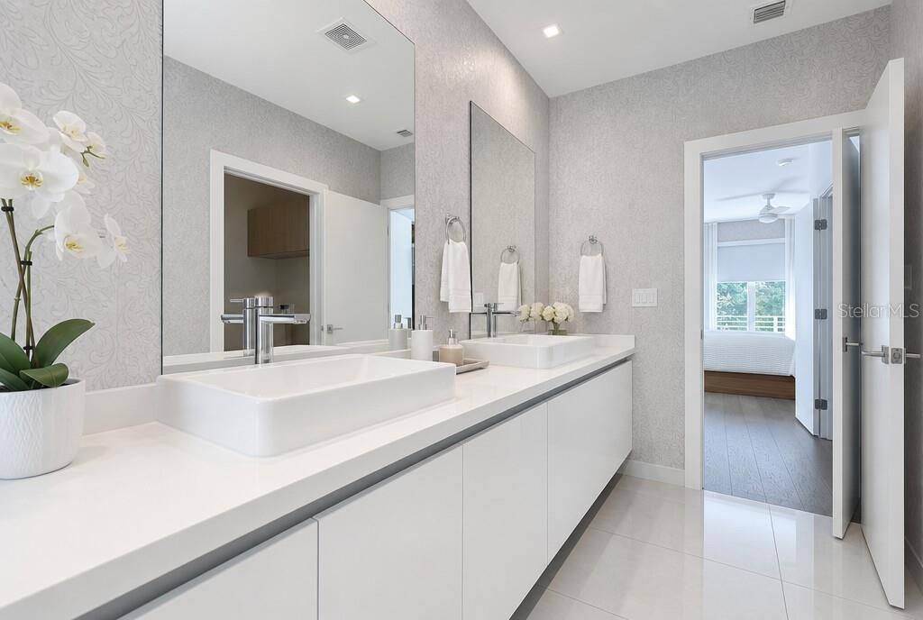 For Sale: $1,300,000 (5 beds, 4 baths, 2402 Square Feet)