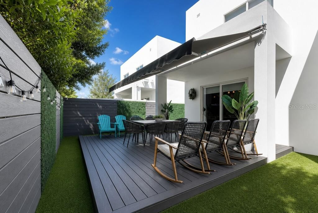 For Sale: $1,300,000 (5 beds, 4 baths, 2402 Square Feet)